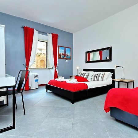 Cozy Apartment Fabia 300 Mt From Colosseum Εξωτερικό φωτογραφία