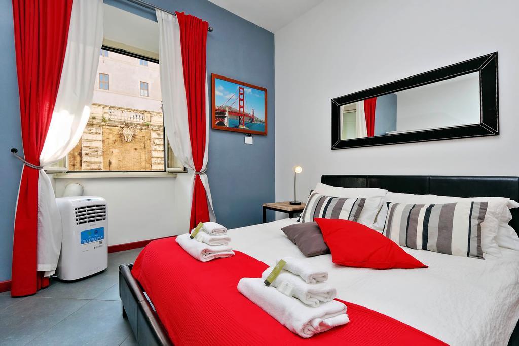 Cozy Apartment Fabia 300 Mt From Colosseum Εξωτερικό φωτογραφία
