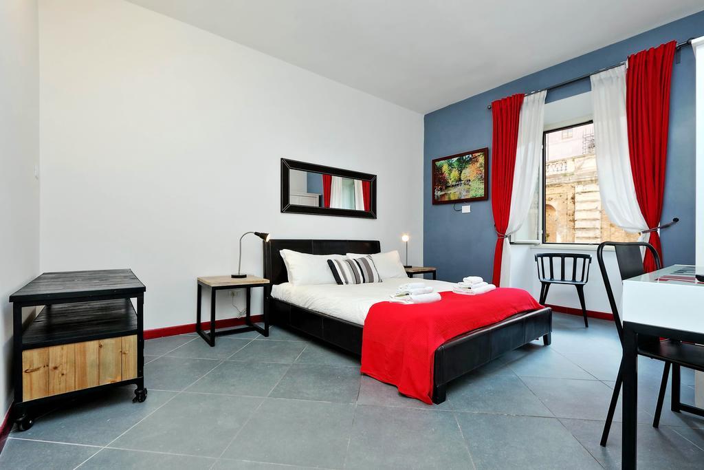 Cozy Apartment Fabia 300 Mt From Colosseum Εξωτερικό φωτογραφία