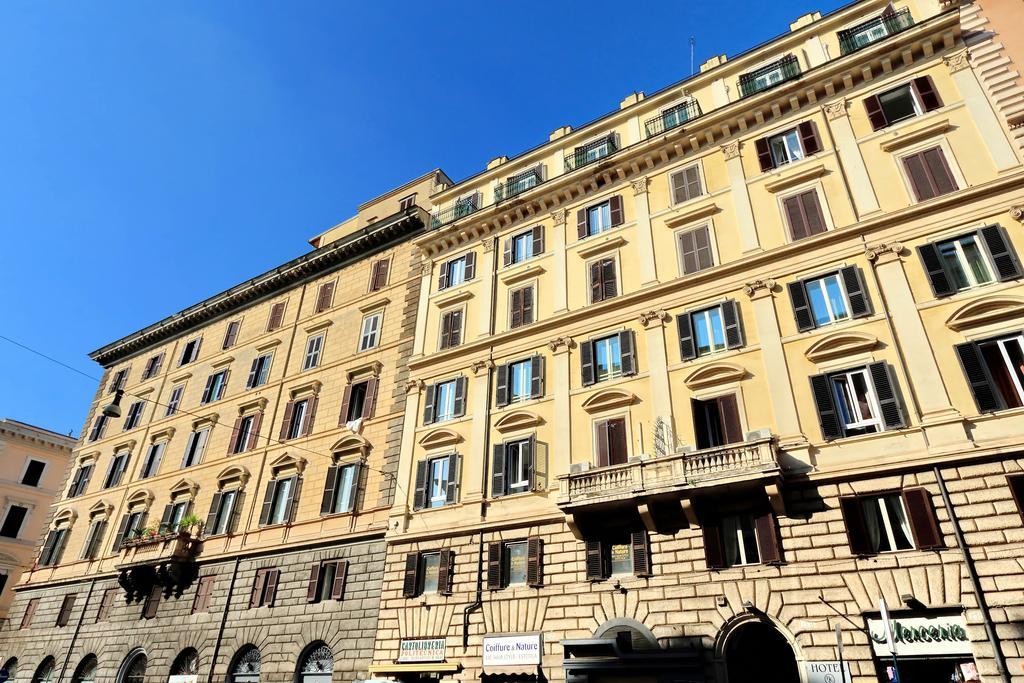 Cozy Apartment Fabia 300 Mt From Colosseum Εξωτερικό φωτογραφία